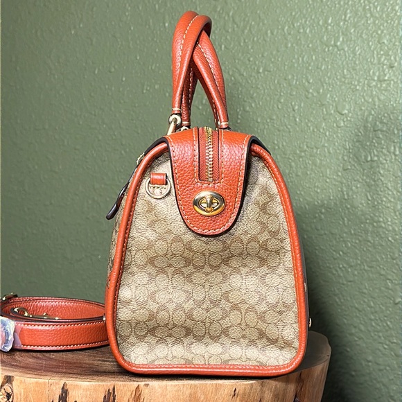 *NWOT* COACH Millie Satchel In Colorblock Signature Canvas - Picture 5 of 16